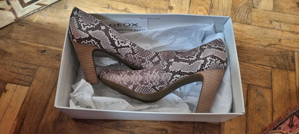 Обувки на ток Geox