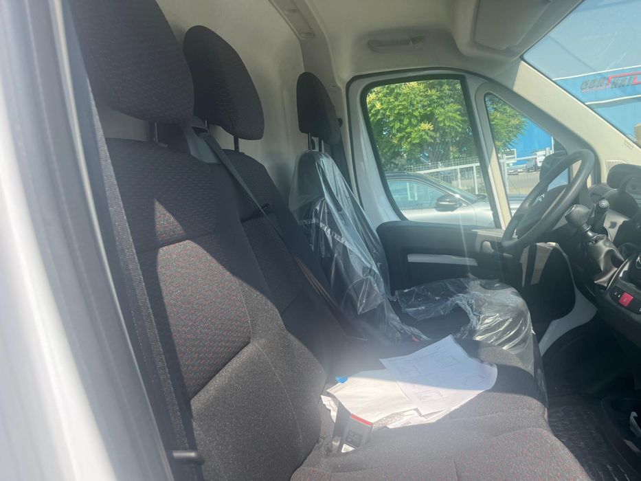 Inchiriez duba fara sofer