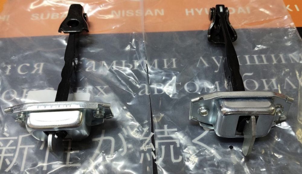 Ограничитель дверей Тайота Лексус