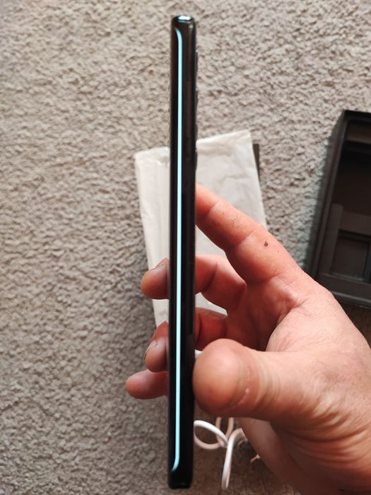 Se vinde telefon Motorola Edge impecabil !