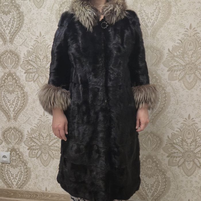 Продаётся шуба по поводу шубы писать в телеграм юз: Smm_vz