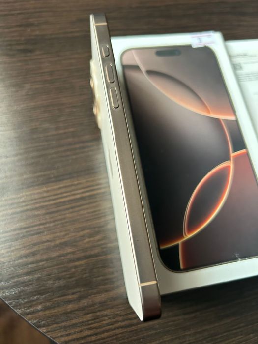 iPhone 16 Pro Max 256 GB. E-sim