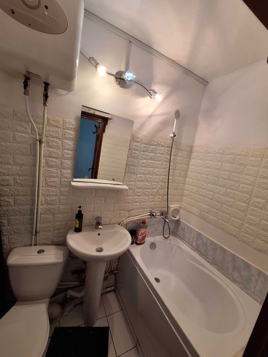 Inchiriez camera zona Jumbo