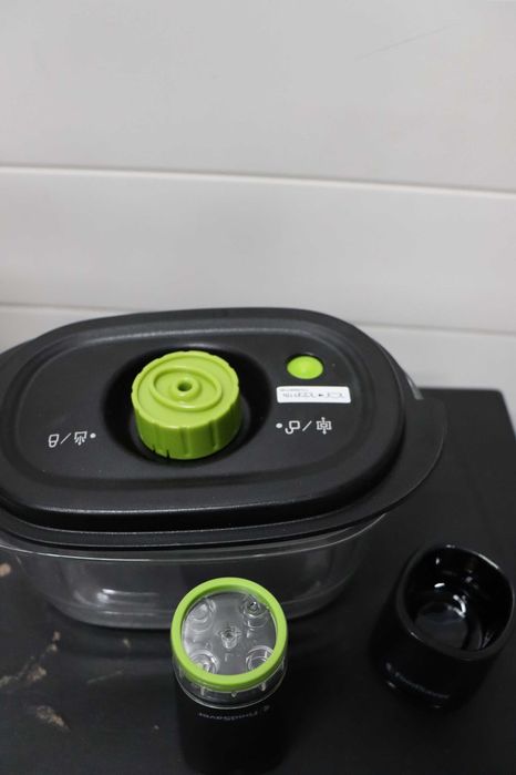 FoodSaver – система за вакуумиране и мариноване с контейнер