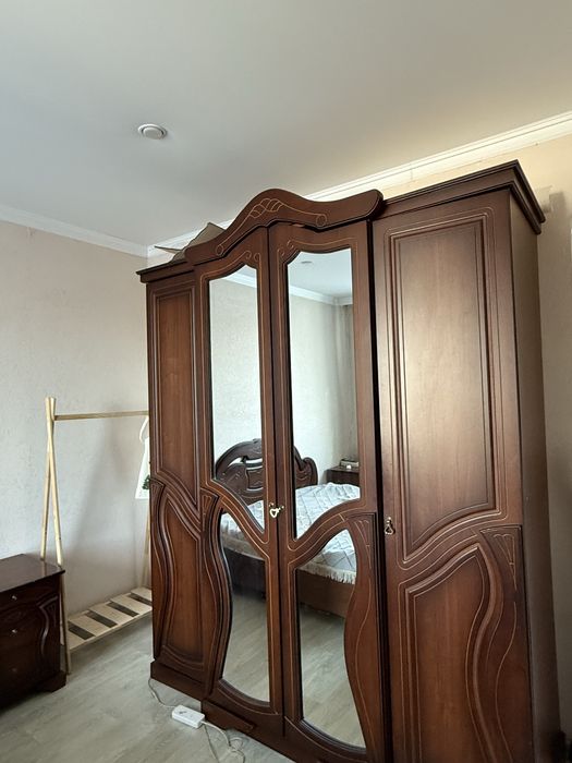 Продам спальный гарнитур