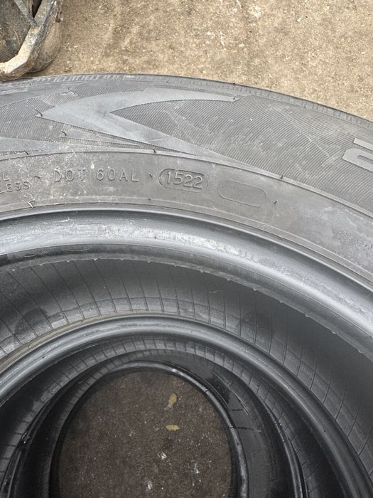 Vand anvelope iarna  215 60 16