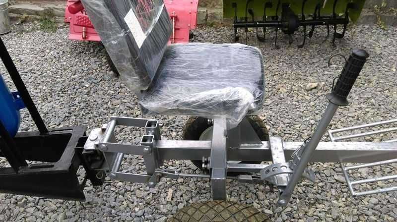 Scaun tapitat - carut reglabil cu roti pentru motocultor motosapa NOU