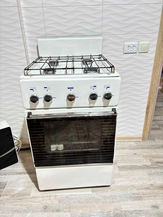 продам газовую плиту