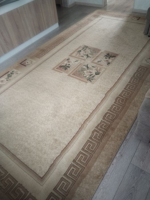 Продам ковёр. Размер 2×4.