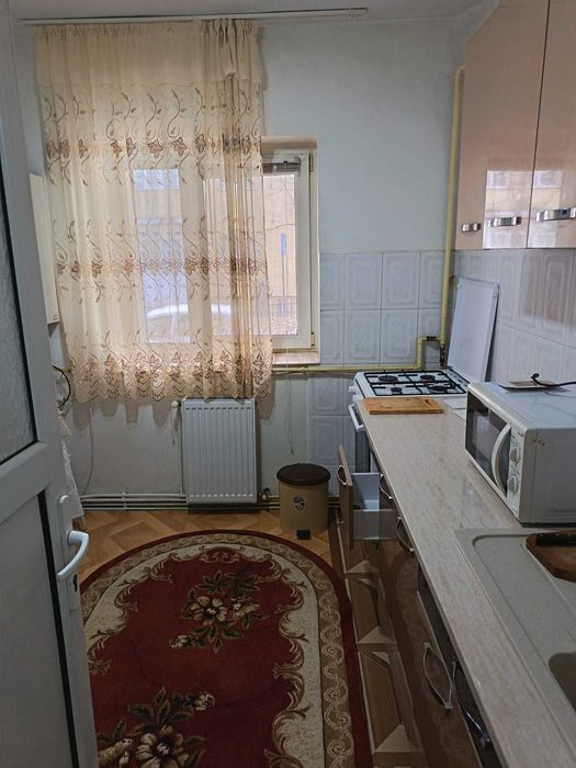 OCAZIE!Vand apart 2 camere D,50mpla Parter CU GRADINA in Galata ap de LIDL