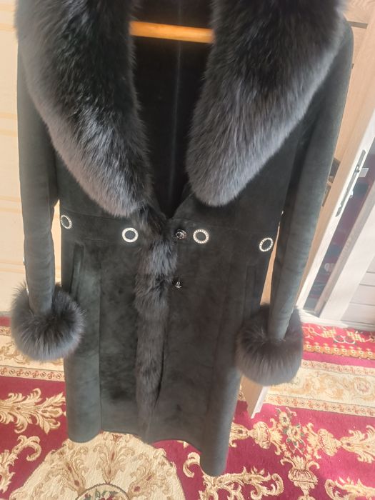 Пальто б/у  продаю срочно