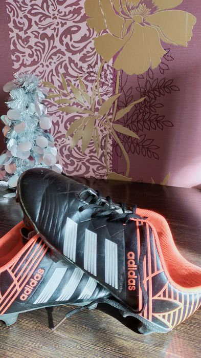 Кроссовки-бутсы для мальчиков, футбол, в хорошем состоянии,  размер 33