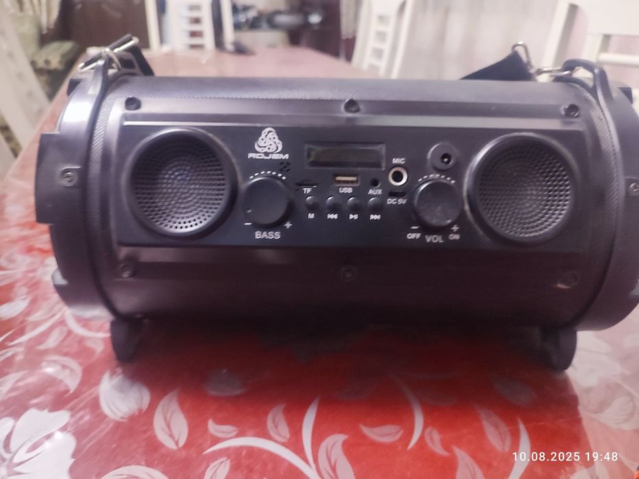 Радио магнитофон сотилади