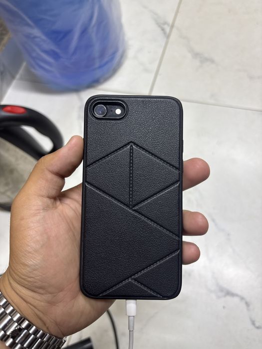 Продается iPhone SE 2021