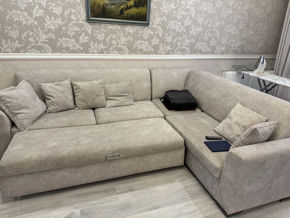 Угловой диван в отличном состоянии