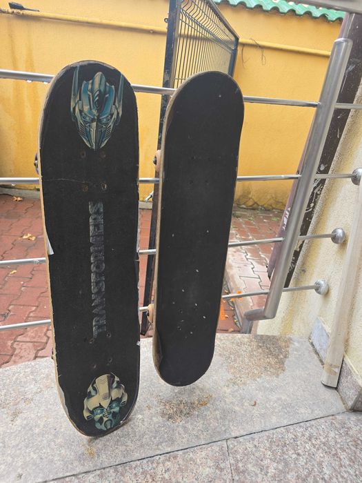 Skateboard, vand două bucati la 50lei