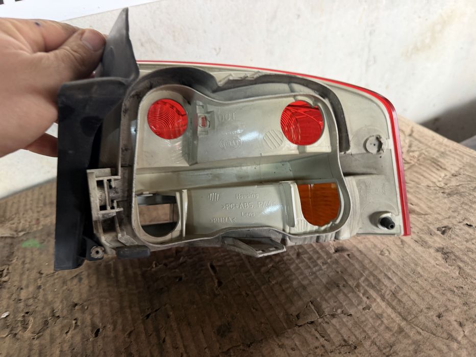 Ляв стоп от ауди а4 б7 / audi a4 b7