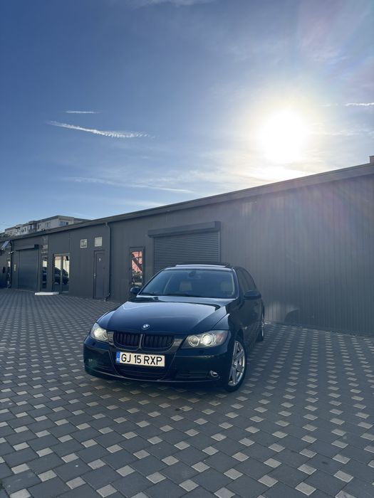 BMW Seria 3 E90 320i