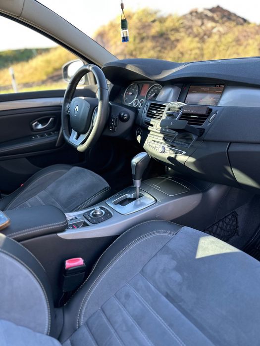 Renault Laguna 3 .