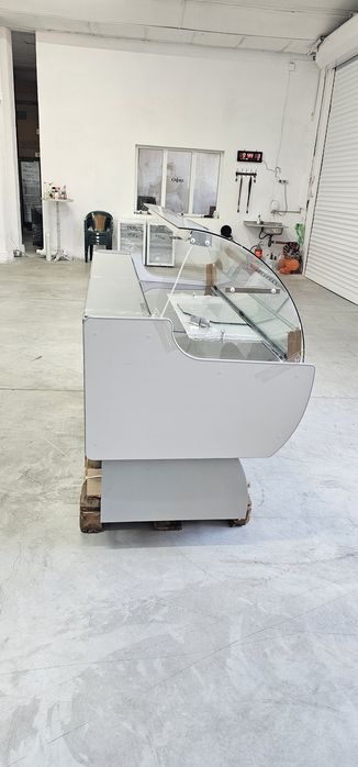 Хладилна витрина 180х90