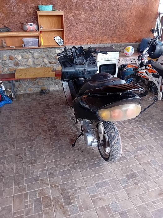 Vand sau schimb scuter 125cc