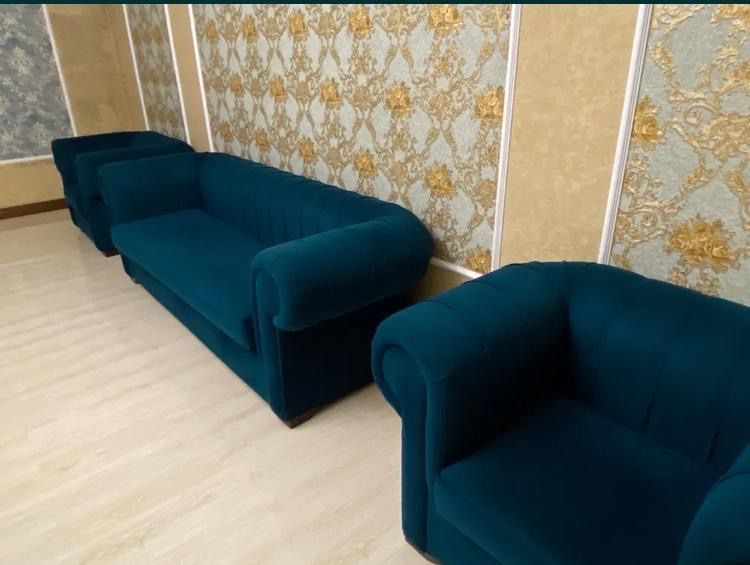 Продам диван с креслами