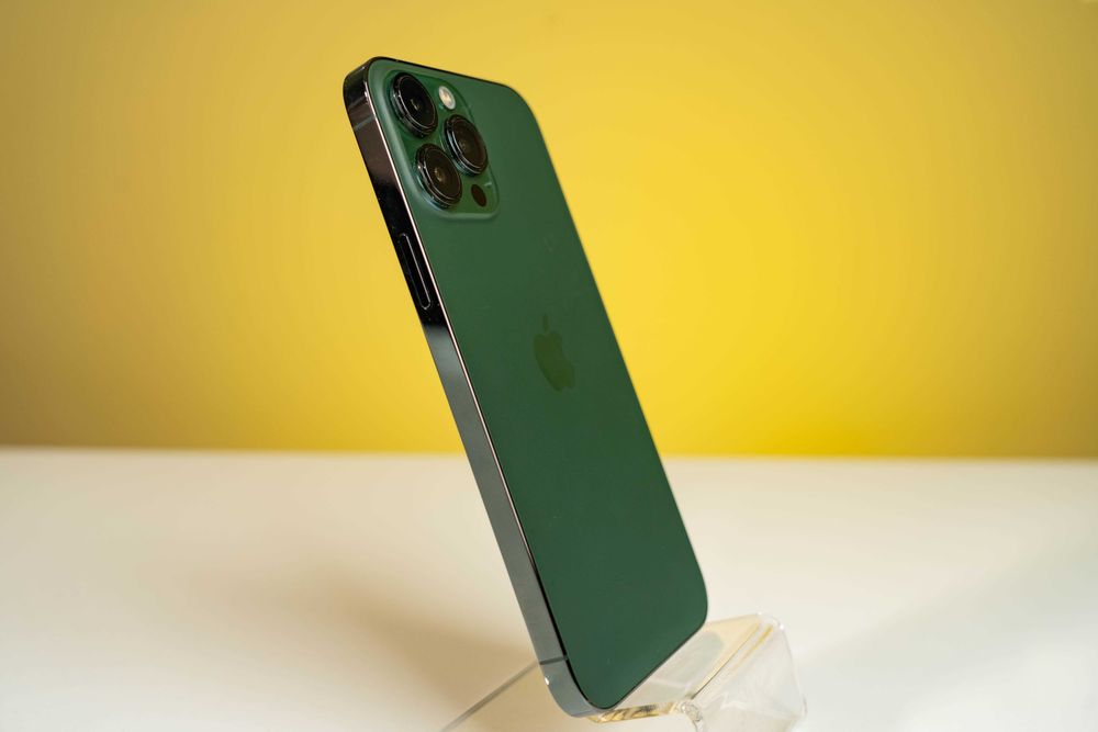 iPhone 13 Pro Max 256GB / Като нов / Пълен комплект