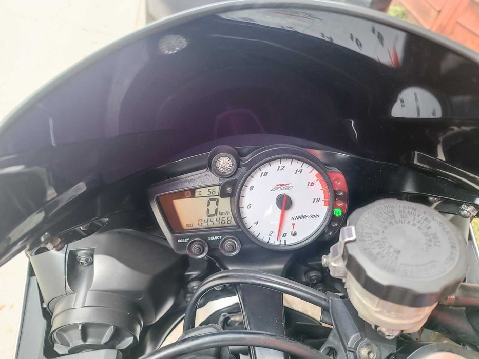 Yamaha YZF-R6 2003 година