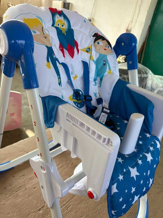 Scaun înalt pentru bebeluși Piku Astronauts cu tavă reglabilă