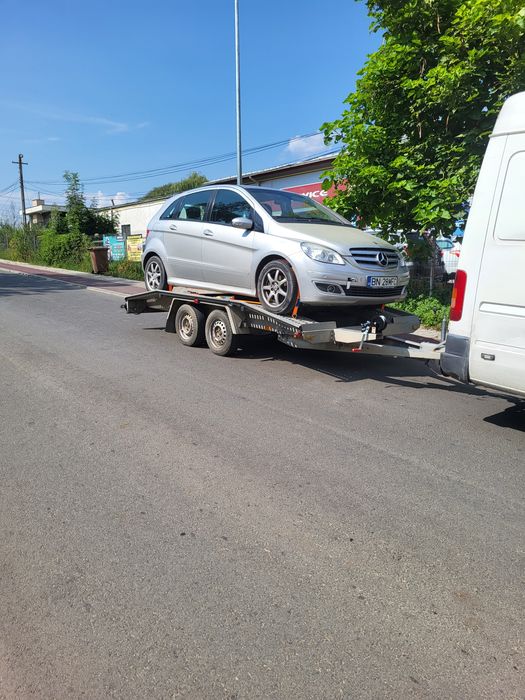 Tractări auto și transport marfă