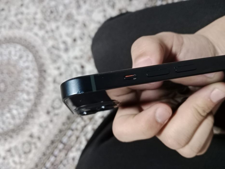 Обменяю айфон 13