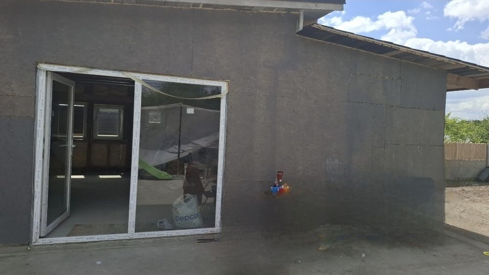 CASĂ cu TEREN 1800 mp