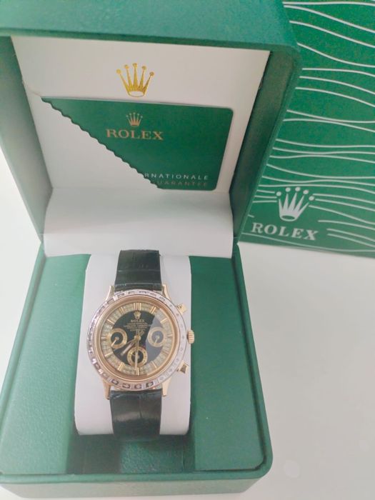 Золотые часы с бриллантами