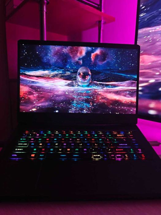 Мощный игровой ноутбук MSI 240 gerts ekran i7-11800H RTX 3070 full wat