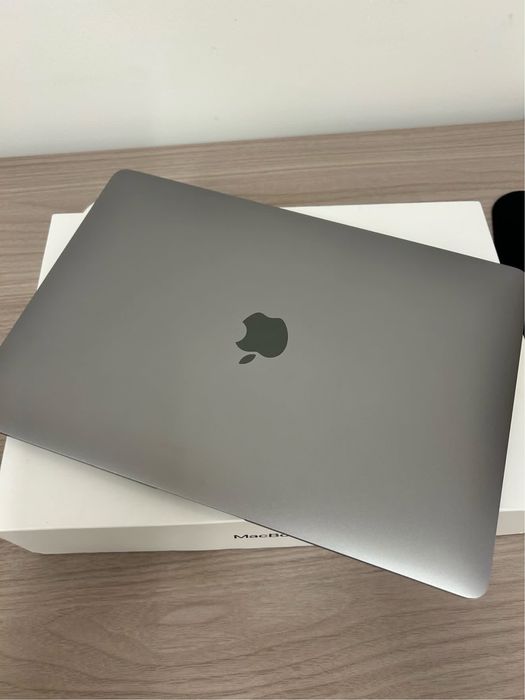 MacBooc M1 8/256GB 2024г