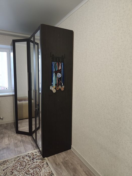 Продам угловой шкаф