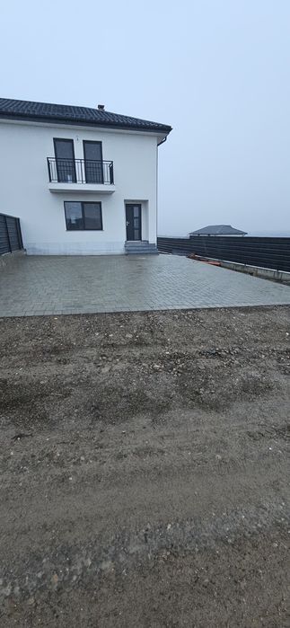 Casă de vânzare  tip duplex