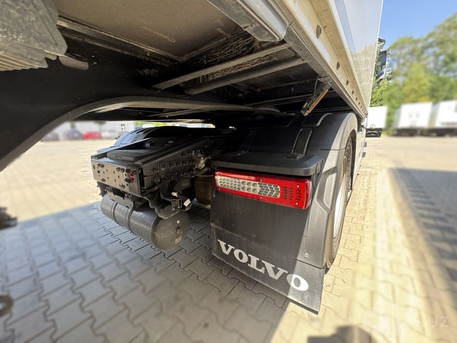 Тягачи марки  Volvo