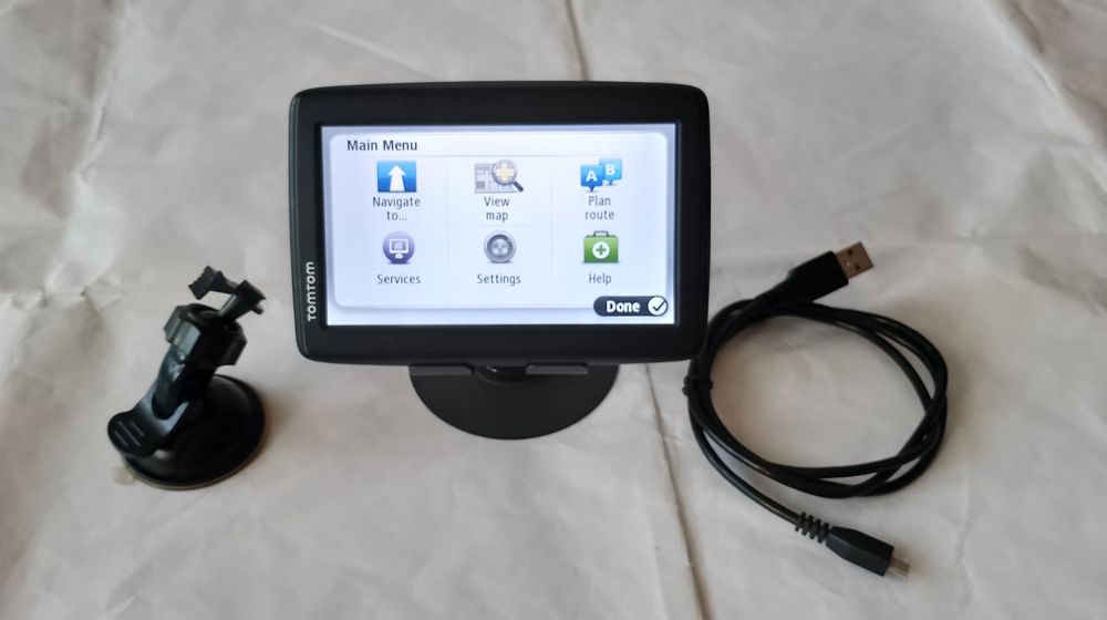 GPS Tomtom 4EN52 -slot card SD/încărcător micro USB