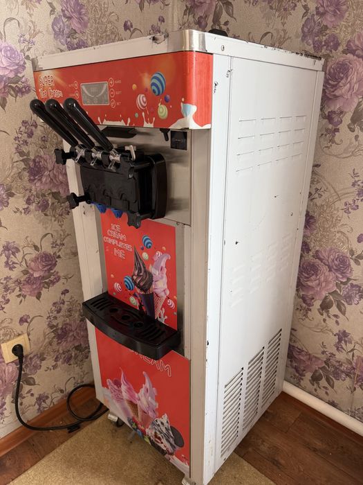 Аппарат для мороженого, фризер.