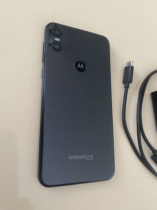 Telefon Motorola one  64