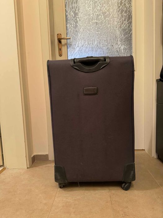 Голям куфар на колелa