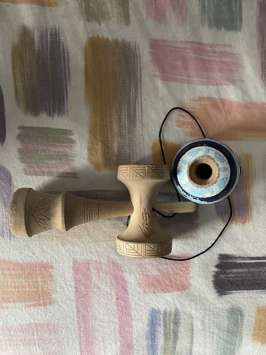 Kendama ET cu tama   T-BOW
