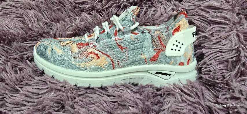 Маратонки с цветен арт дизайн I Rose Whisper