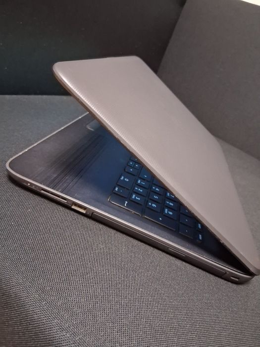 Vând laptop  HP 255 G5 | 8GB RAM | AMD A6 (Turbo 2.40GHz) | 120 GB SSD | Stare 10/10 + HDD 1TB ( BONUS) 

​Vând laptop HP model 255 G5, un dispoziti