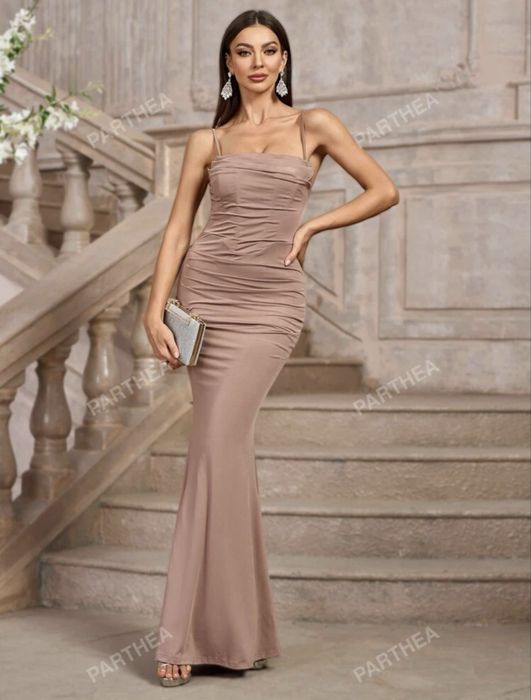 Дълга елегантна рокля