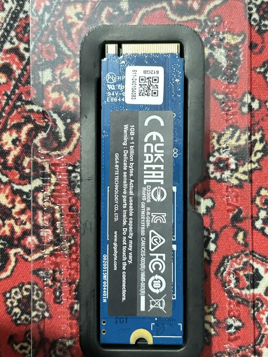 Продаю SSD gigabyte 512GB
