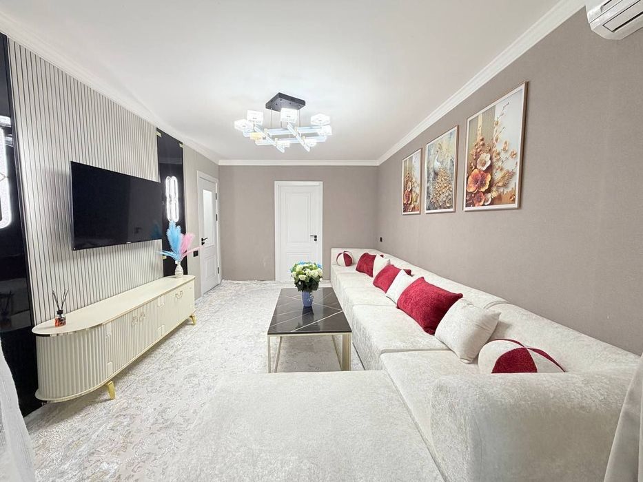 Чиланзар 9 квартал 2/1/4  Балкон 2×6