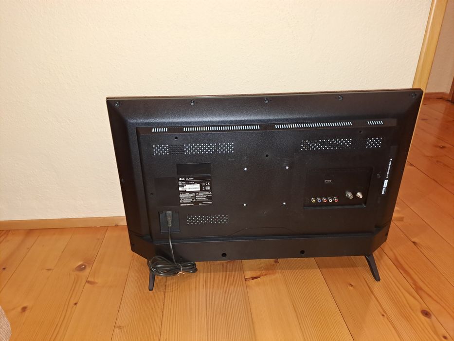 Телевизор LG  32" с дистанционно