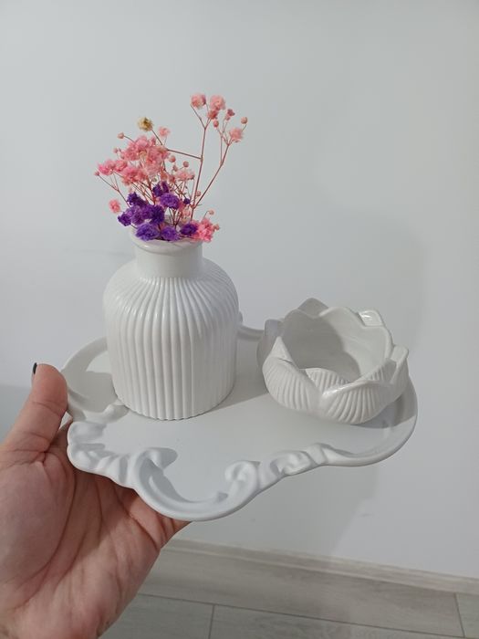 Recipiente decorative din ipsos